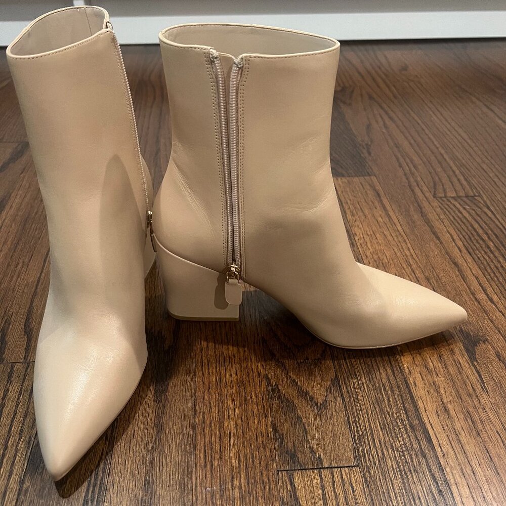 Stuart Weitzman AVENUE 75 size 9.5 - Tan Block Booties